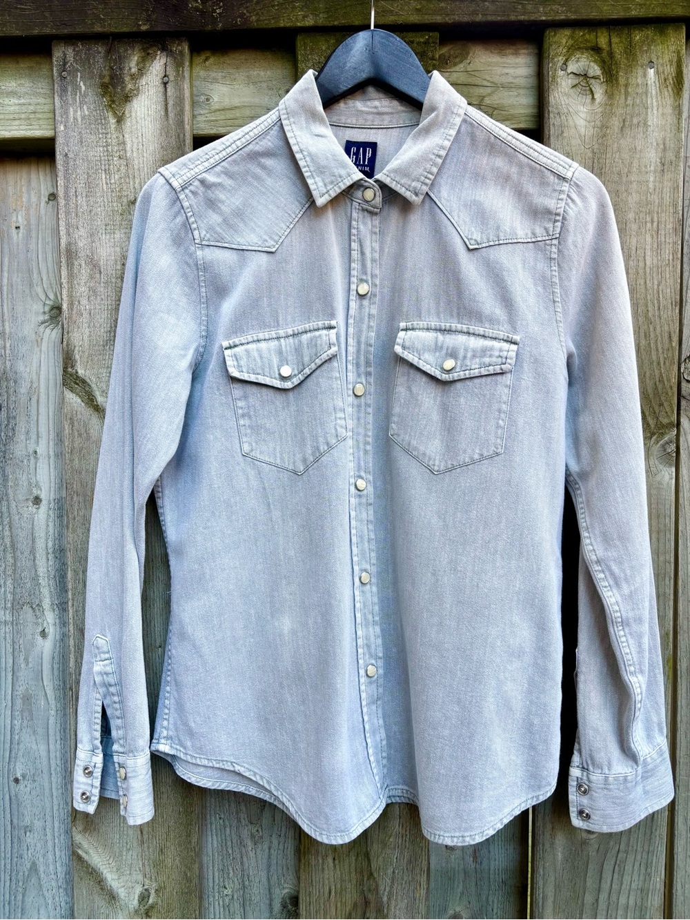 GAP Women’s Pearl Snap Western Denim Button-Down Shirt Green-Gray Cotton